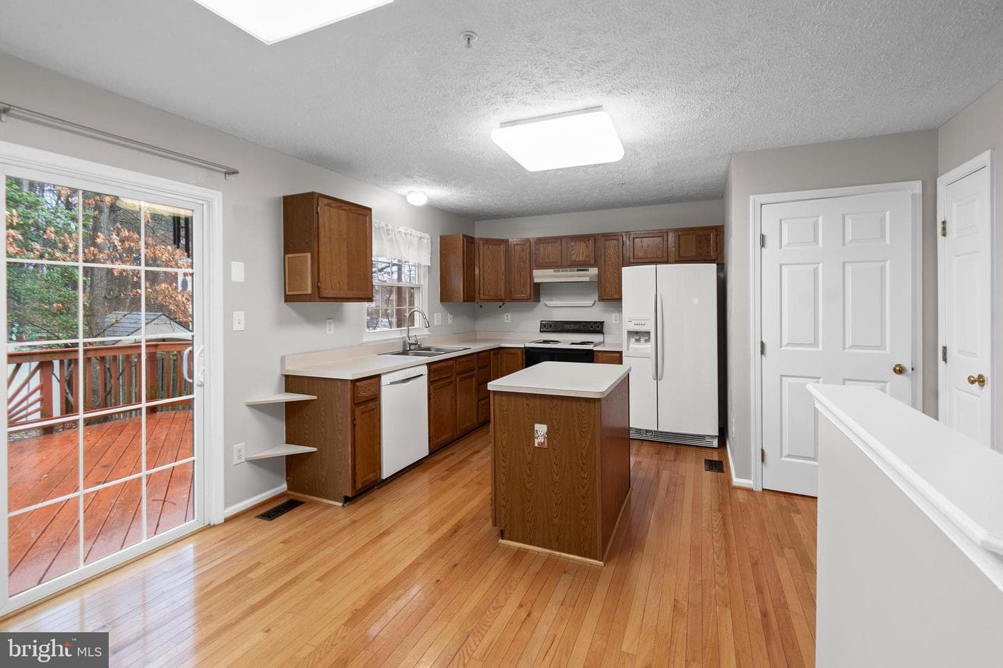 1035 Chestnut Cove Drive photo 10