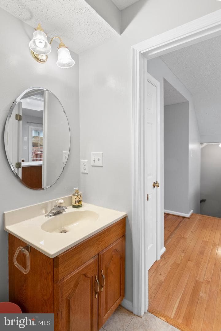 1035 Chestnut Cove Drive photo 15