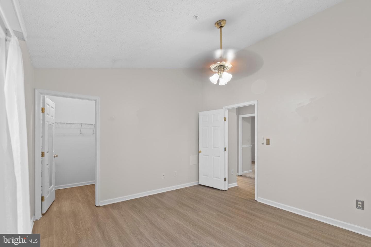1035 Chestnut Cove Drive photo 19