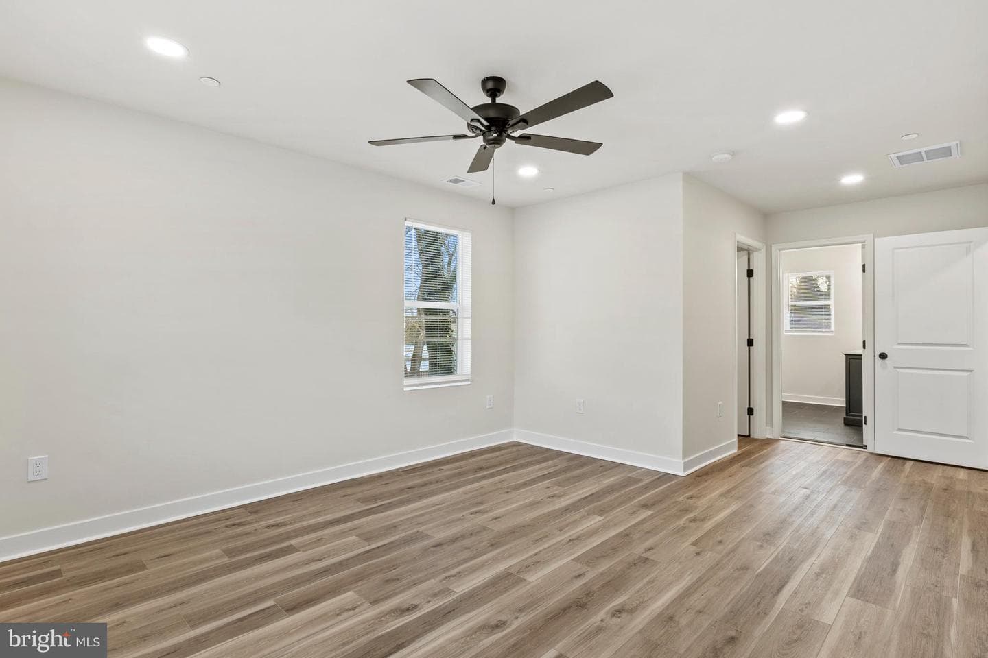 148 Jefferson Street photo 18