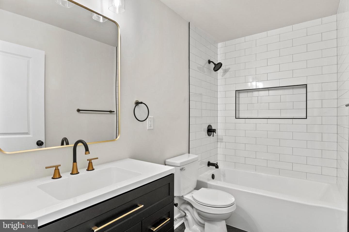 148 Jefferson Street photo 23