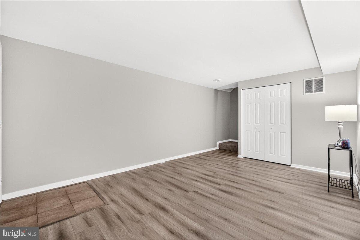 492 West Court photo 11