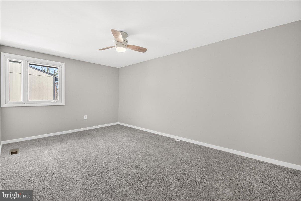492 West Court photo 14