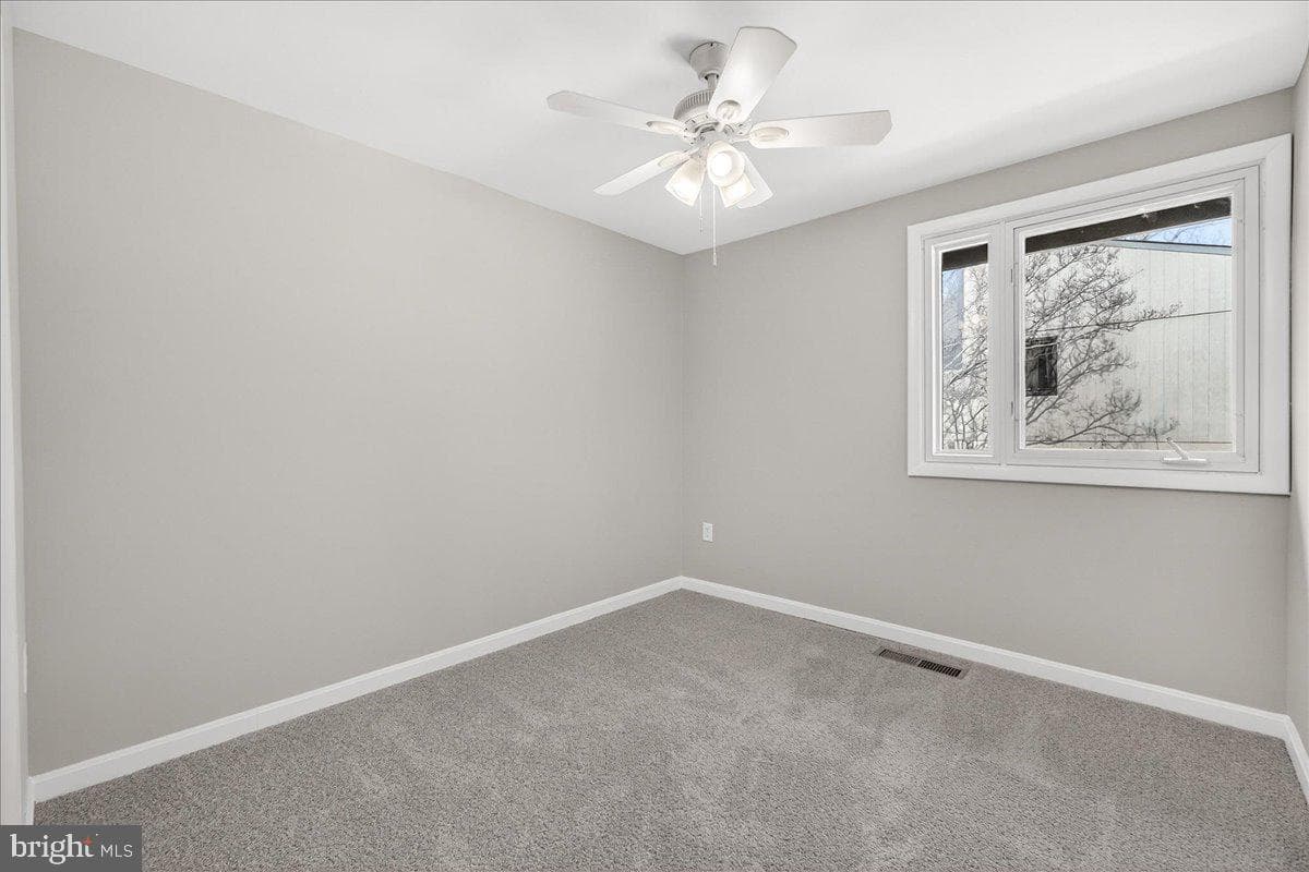 492 West Court photo 15