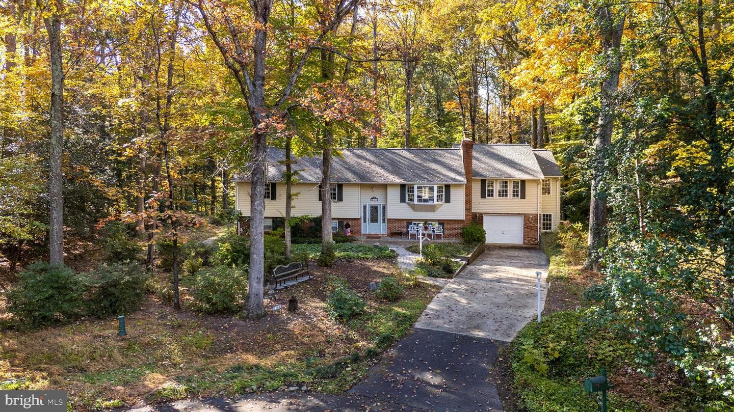2184 Branchwood Court photo 2