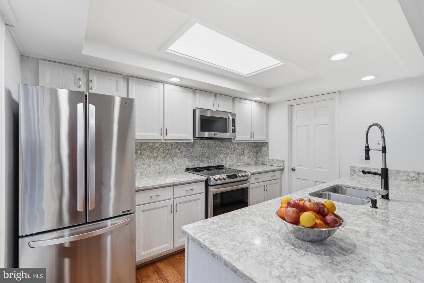 1734 Dana Street photo 3
