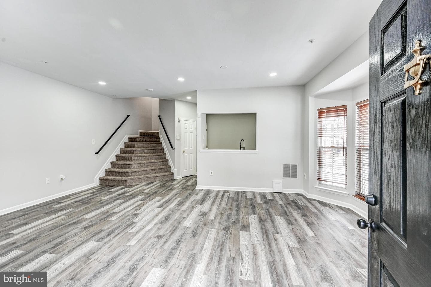 300 Roff Point Drive photo 3