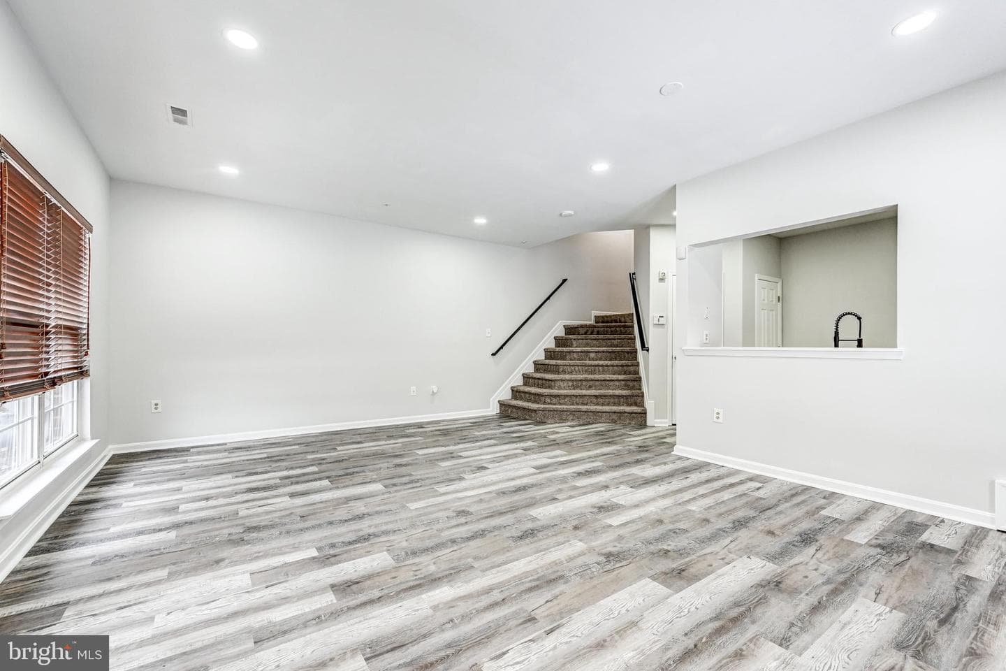 300 Roff Point Drive photo 5