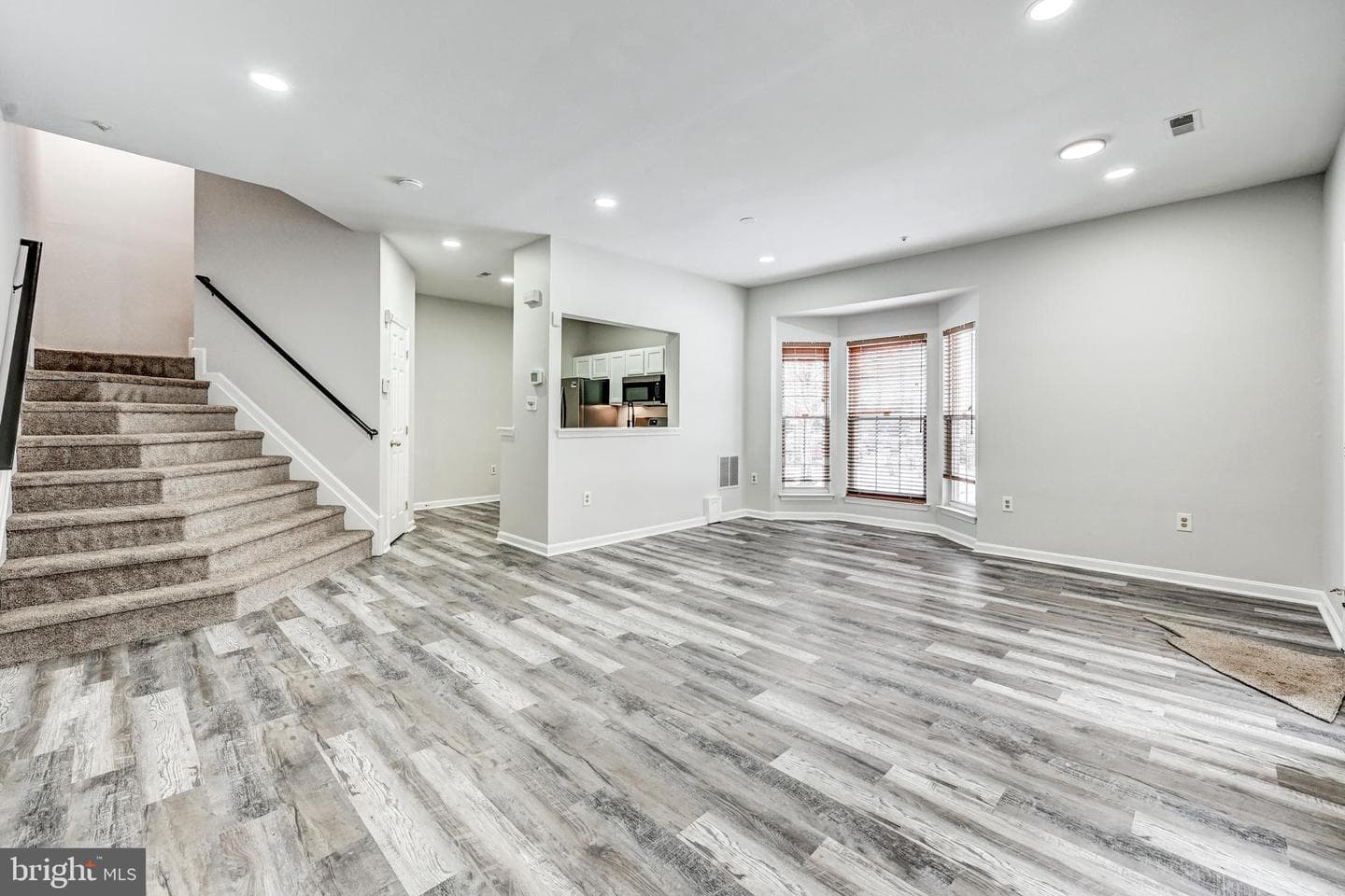 300 Roff Point Drive photo 6