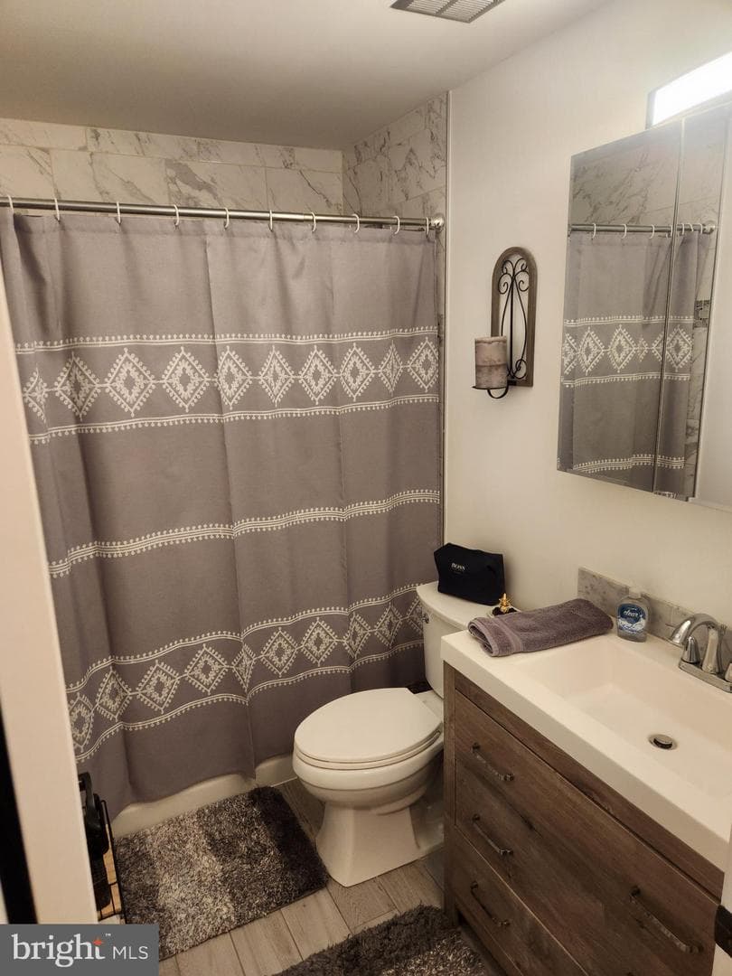 1105 Castle Harbour Way #1a photo 9