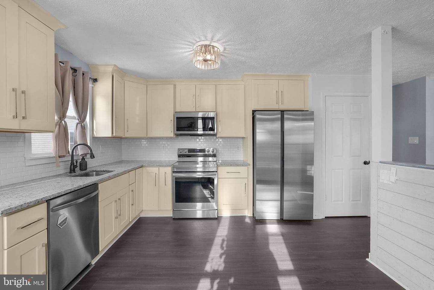 7707 Lake Circle photo 3