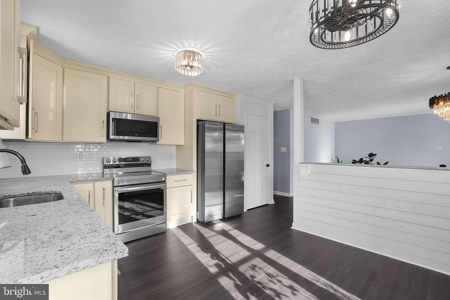 7707 Lake Circle photo 4