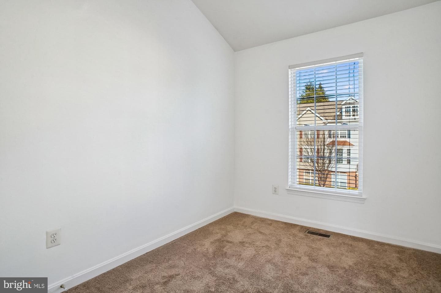 12 Harbour Heights Drive photo 17