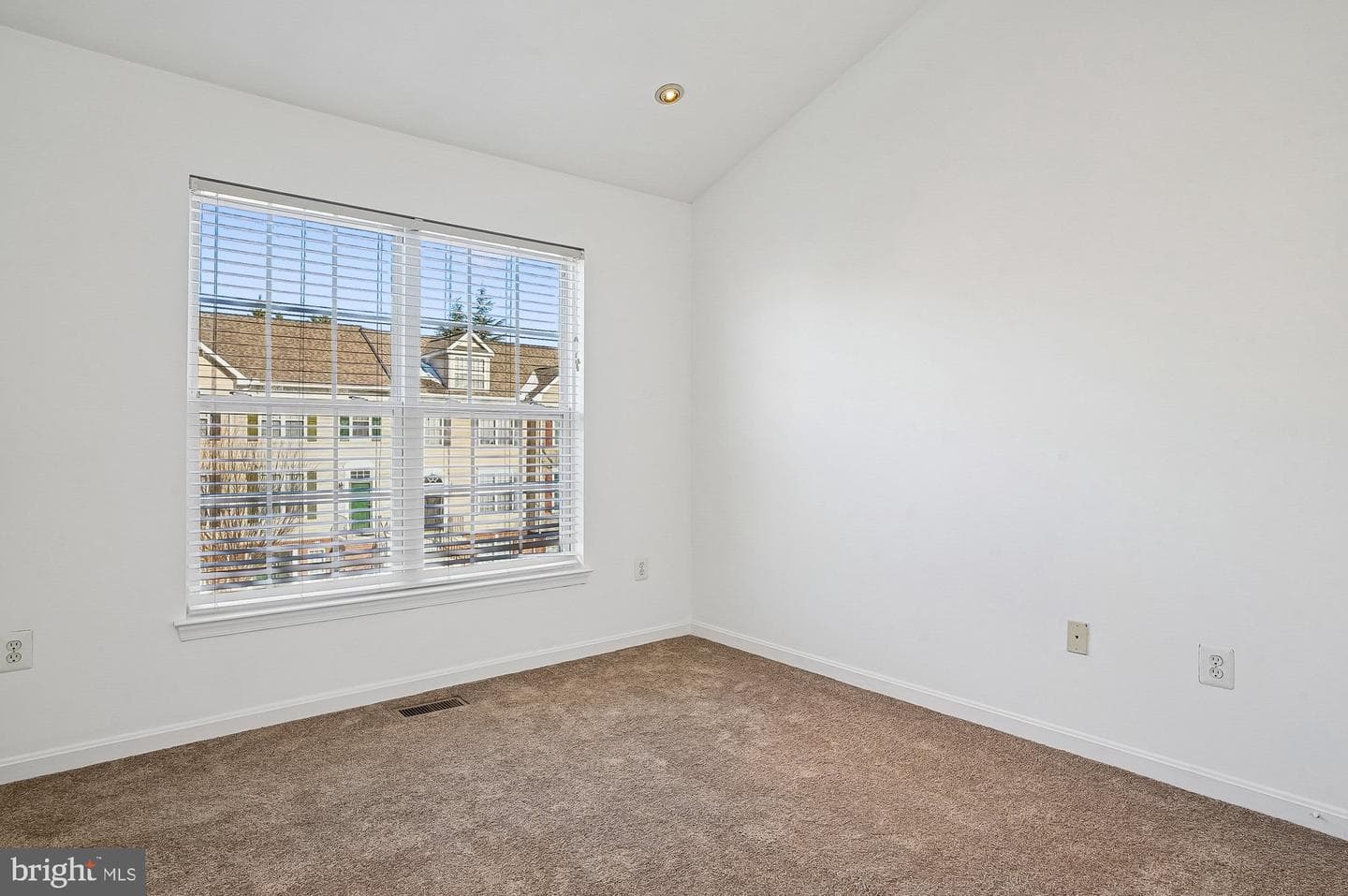 12 Harbour Heights Drive photo 18