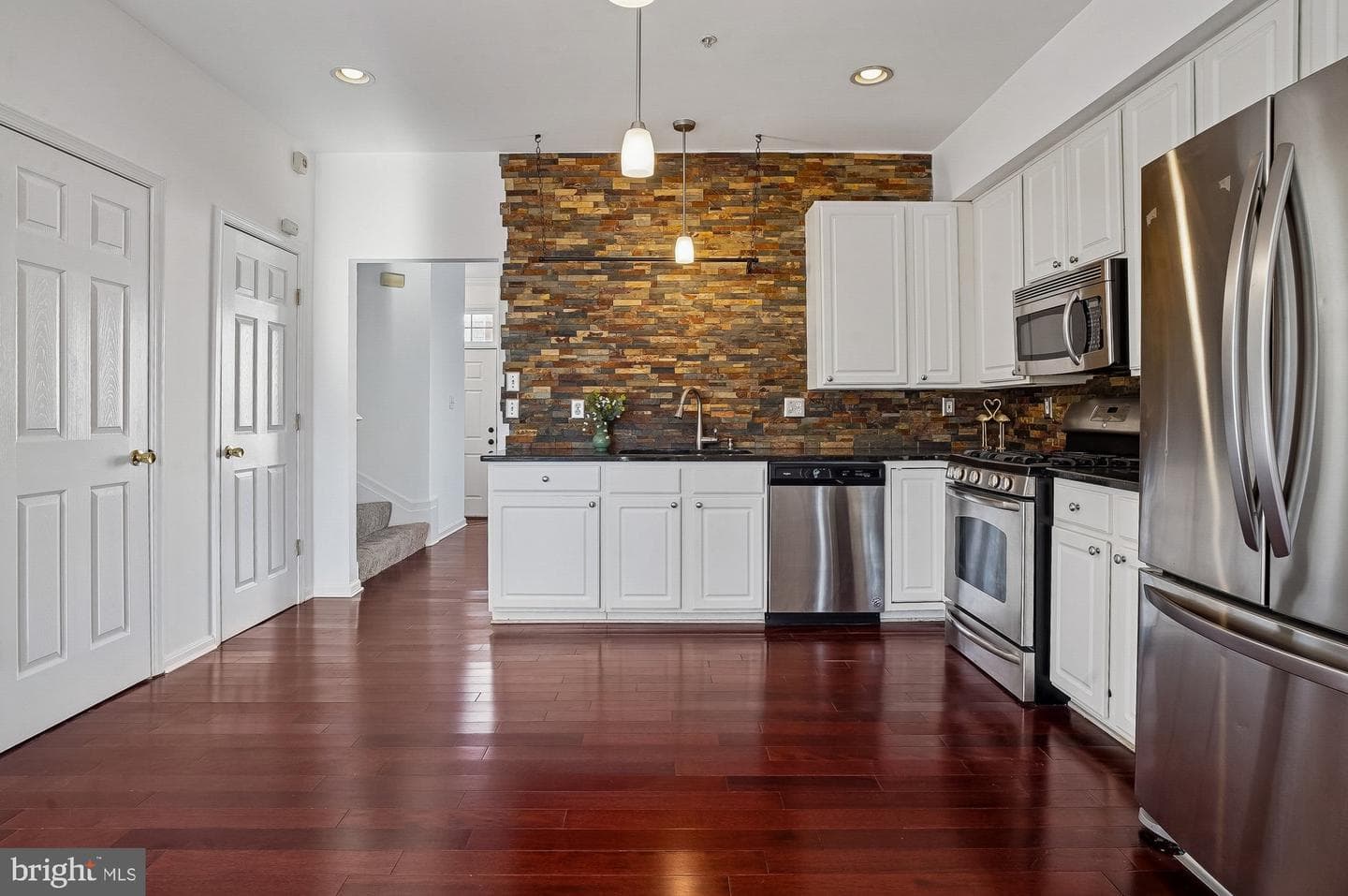 12 Harbour Heights Drive photo 3