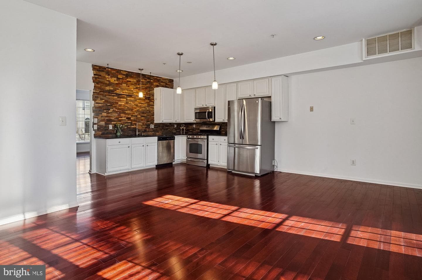 12 Harbour Heights Drive photo 6