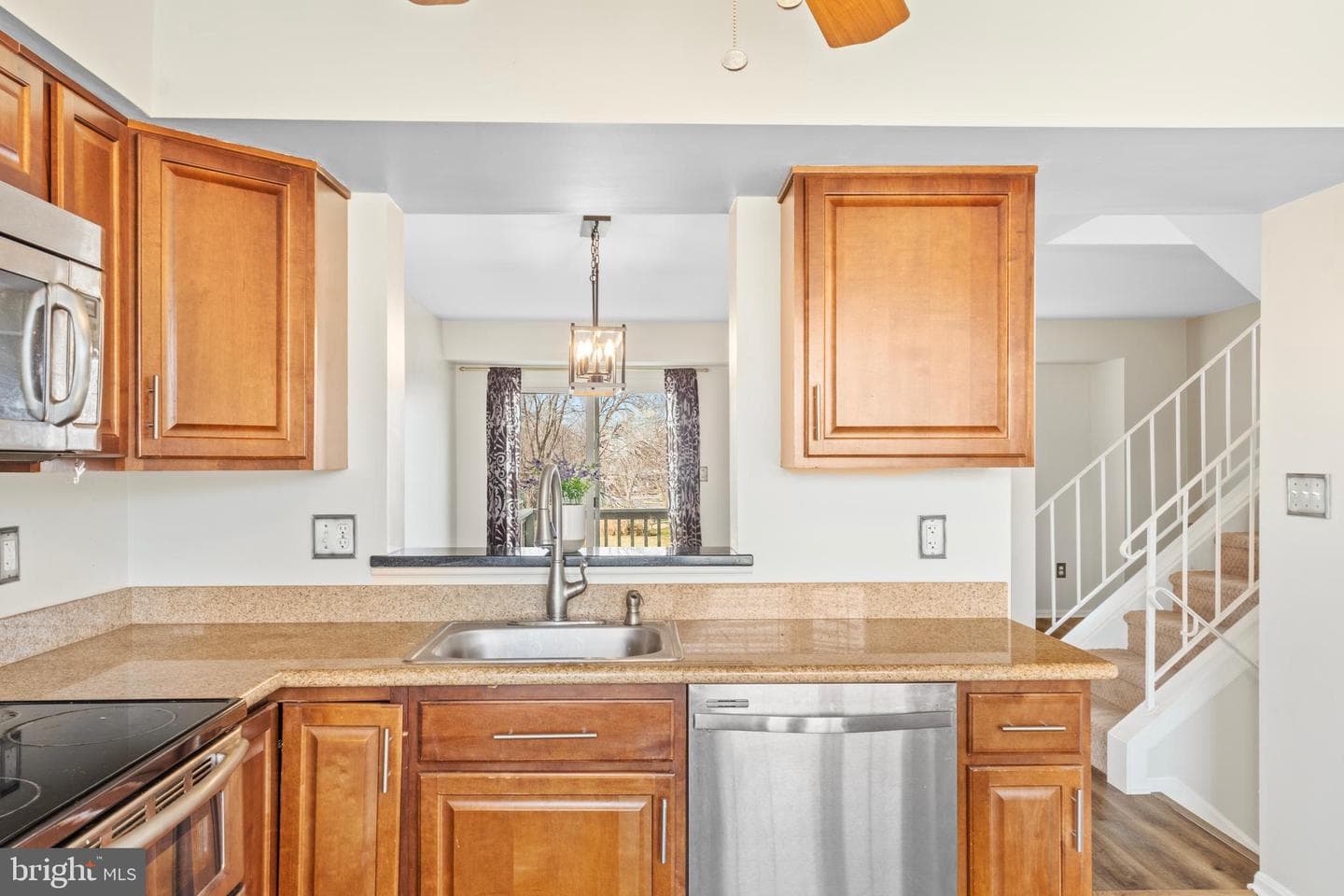 1400 Cox Landing Court photo 5