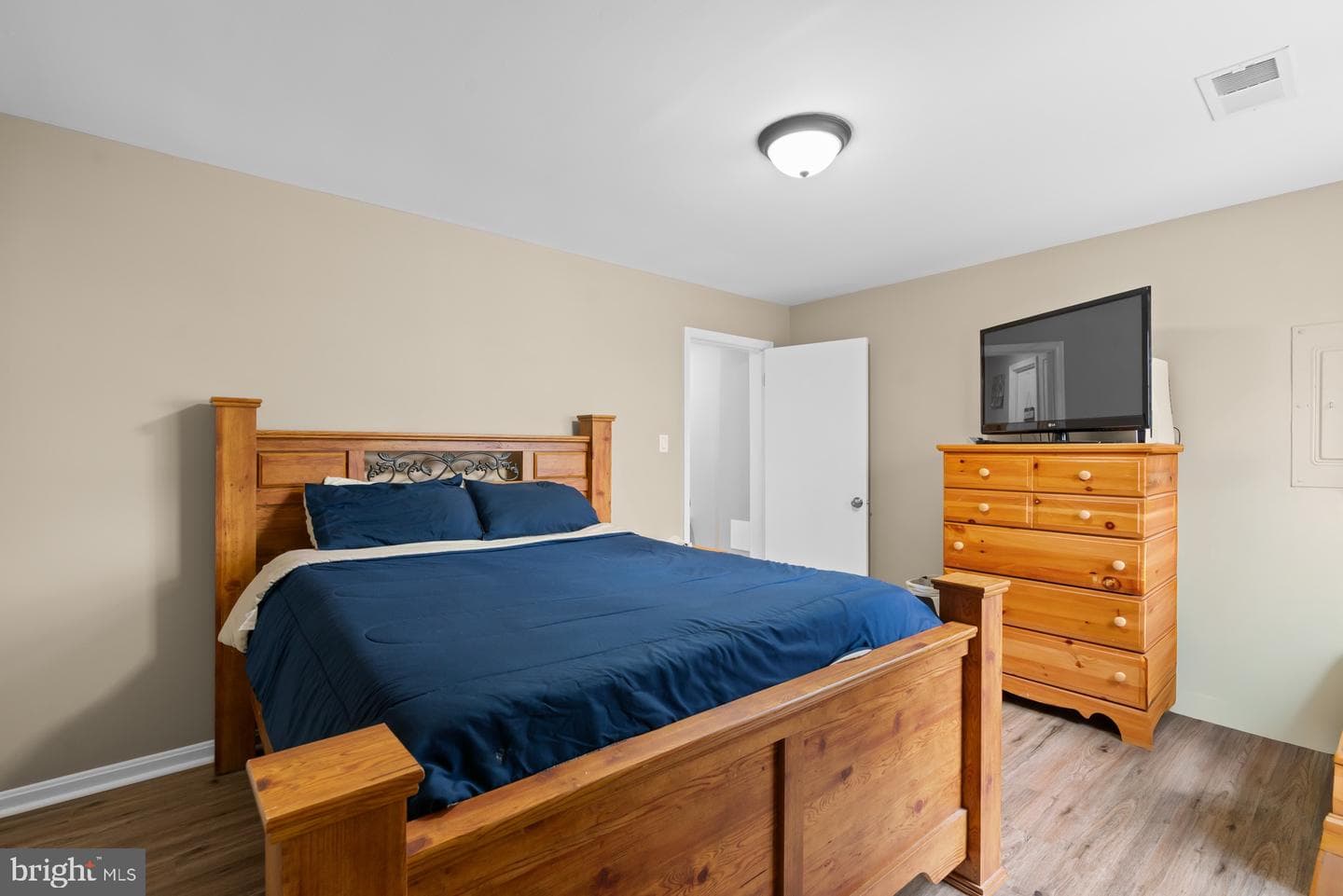 1683 Hart Court photo 9