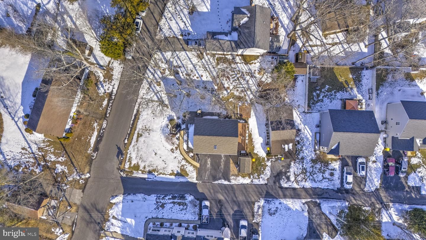 939 Main Street photo 10