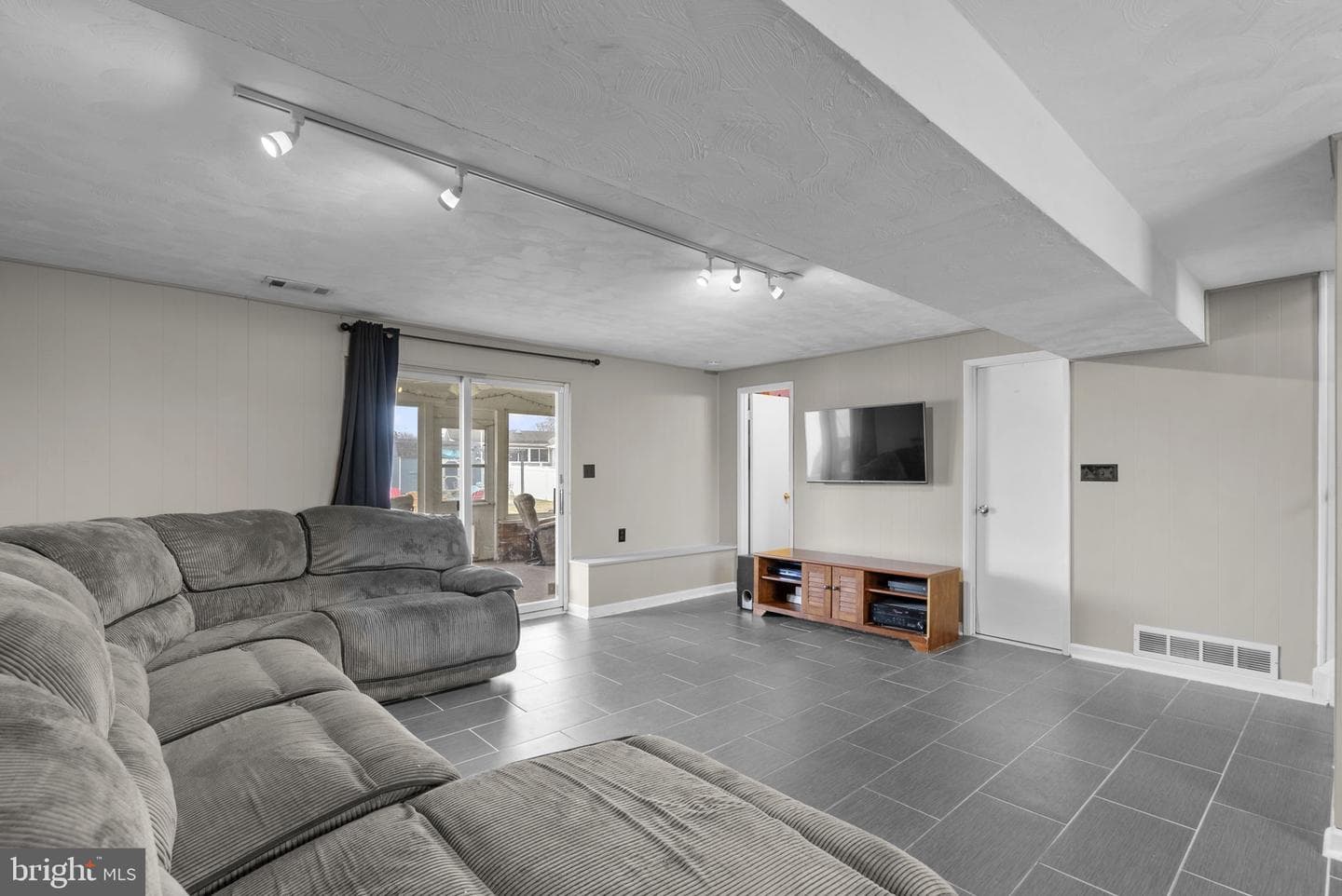 543 Nolfield Drive photo 29