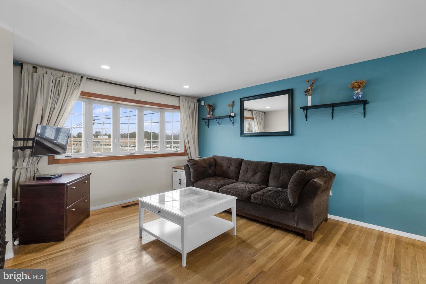 543 Nolfield Drive photo 4