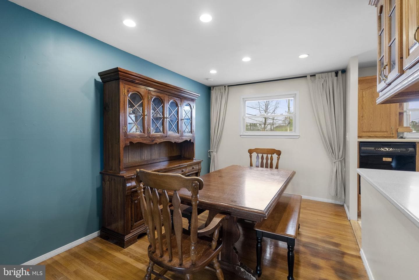 543 Nolfield Drive photo 8