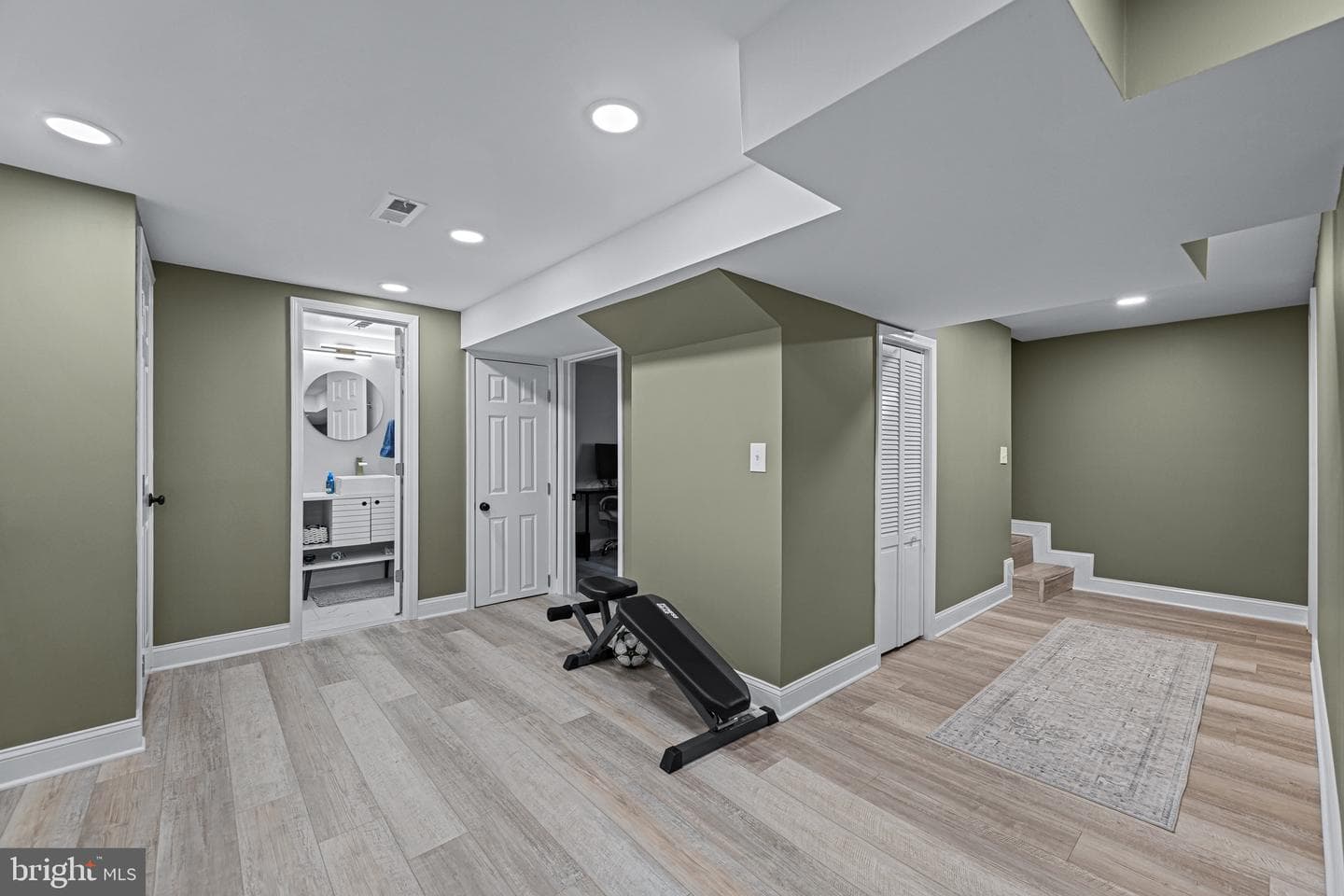 233 Kenwood Road photo 34