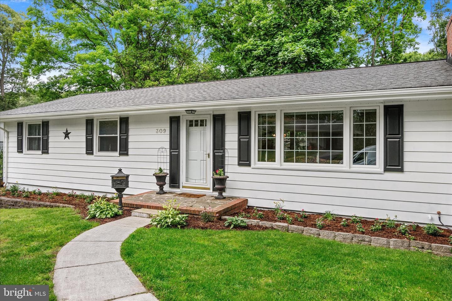 309 Fernwood Drive photo 2