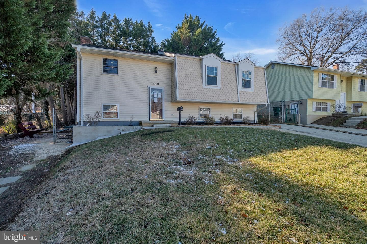 1011 Hanson Street photo 2