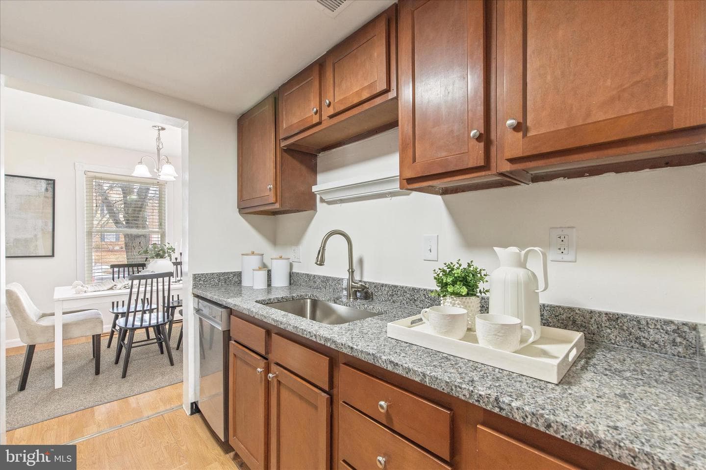 1819 Oriole Court photo 3
