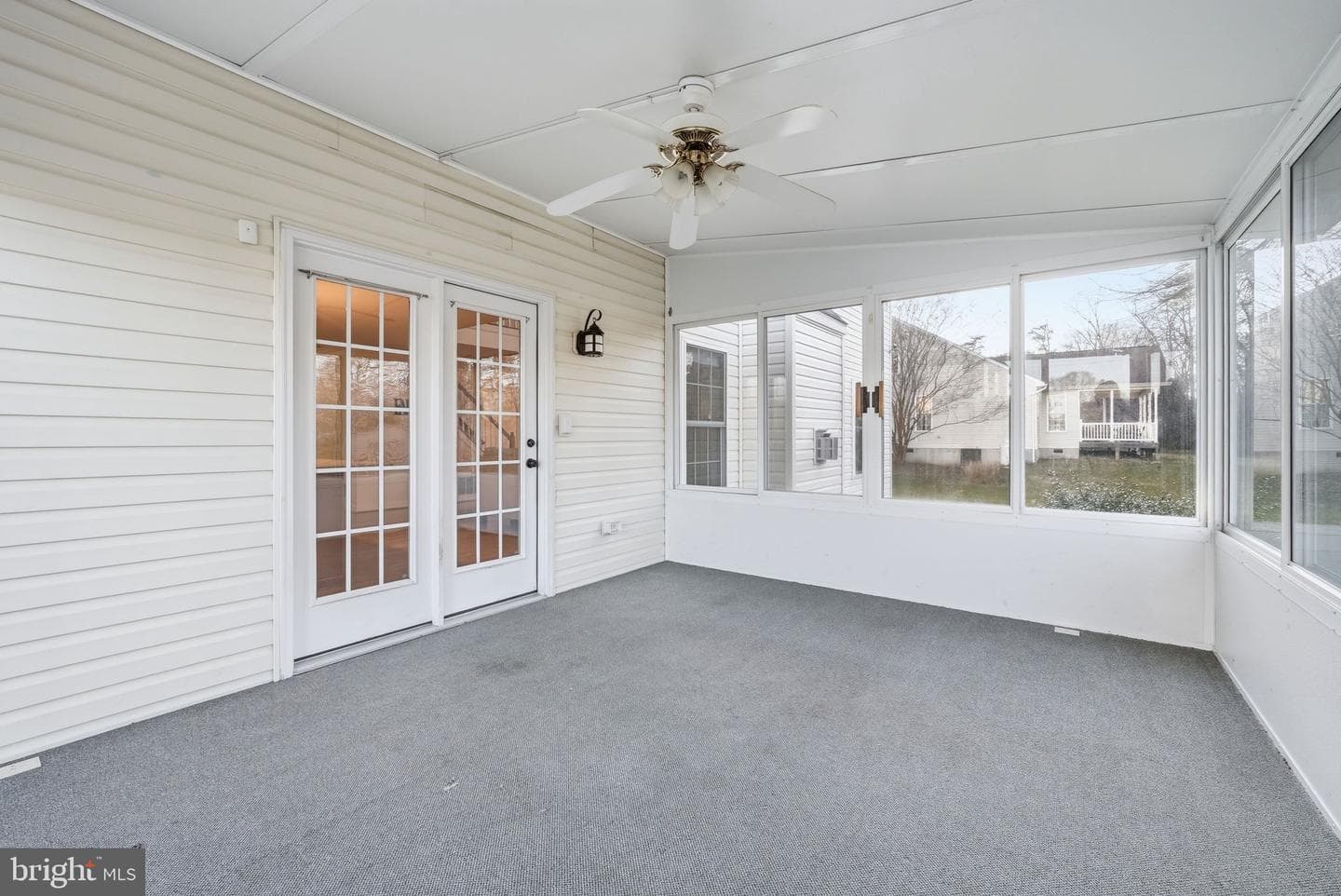 1110 Thompson Avenue photo 15