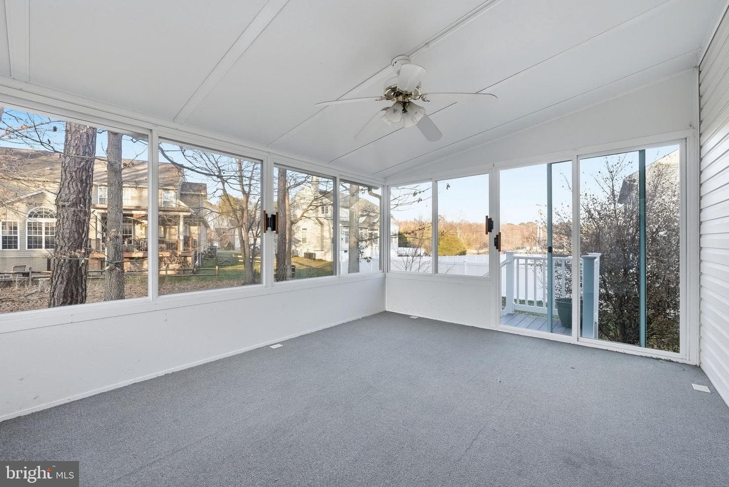 1110 Thompson Avenue photo 16