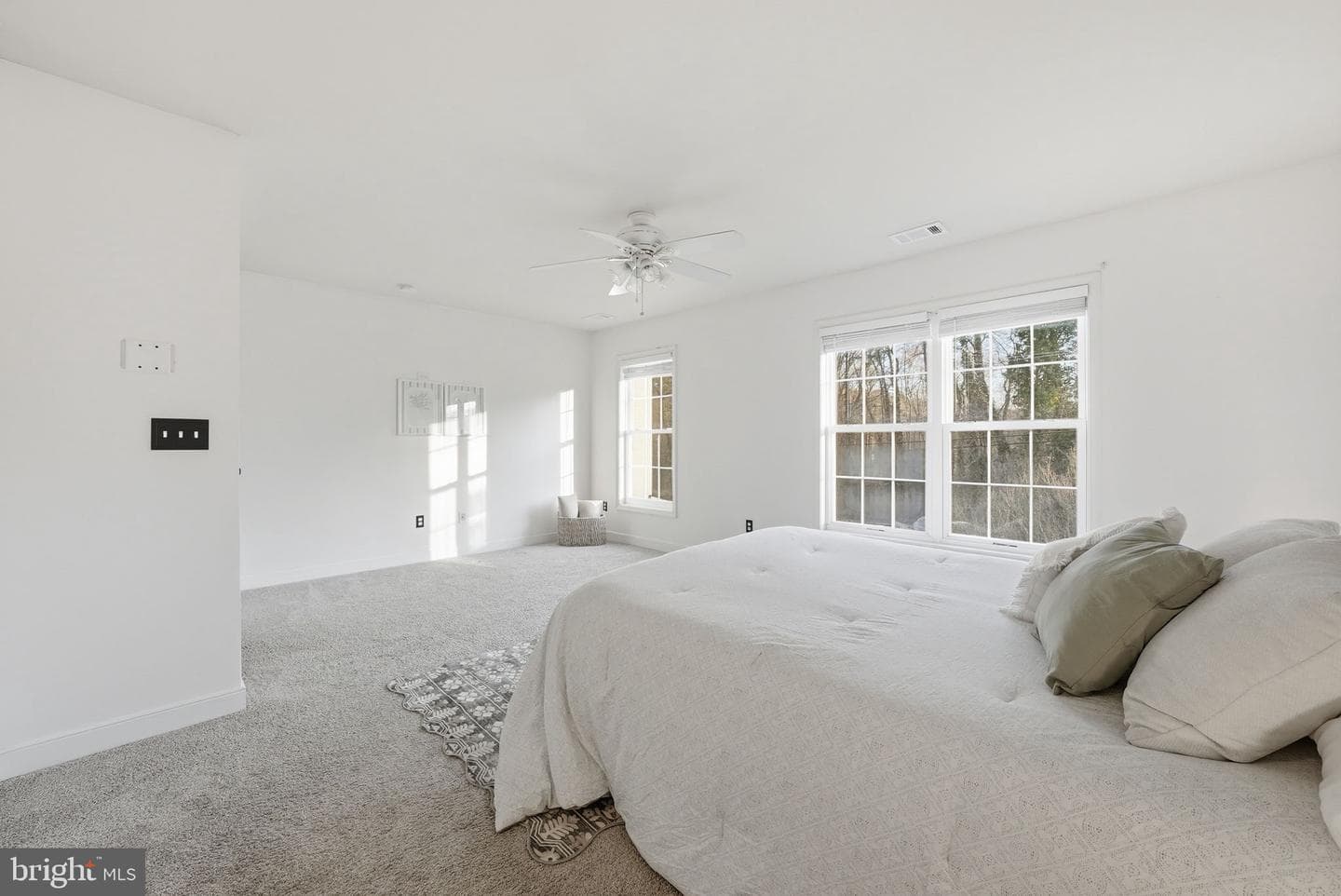 1110 Thompson Avenue photo 26