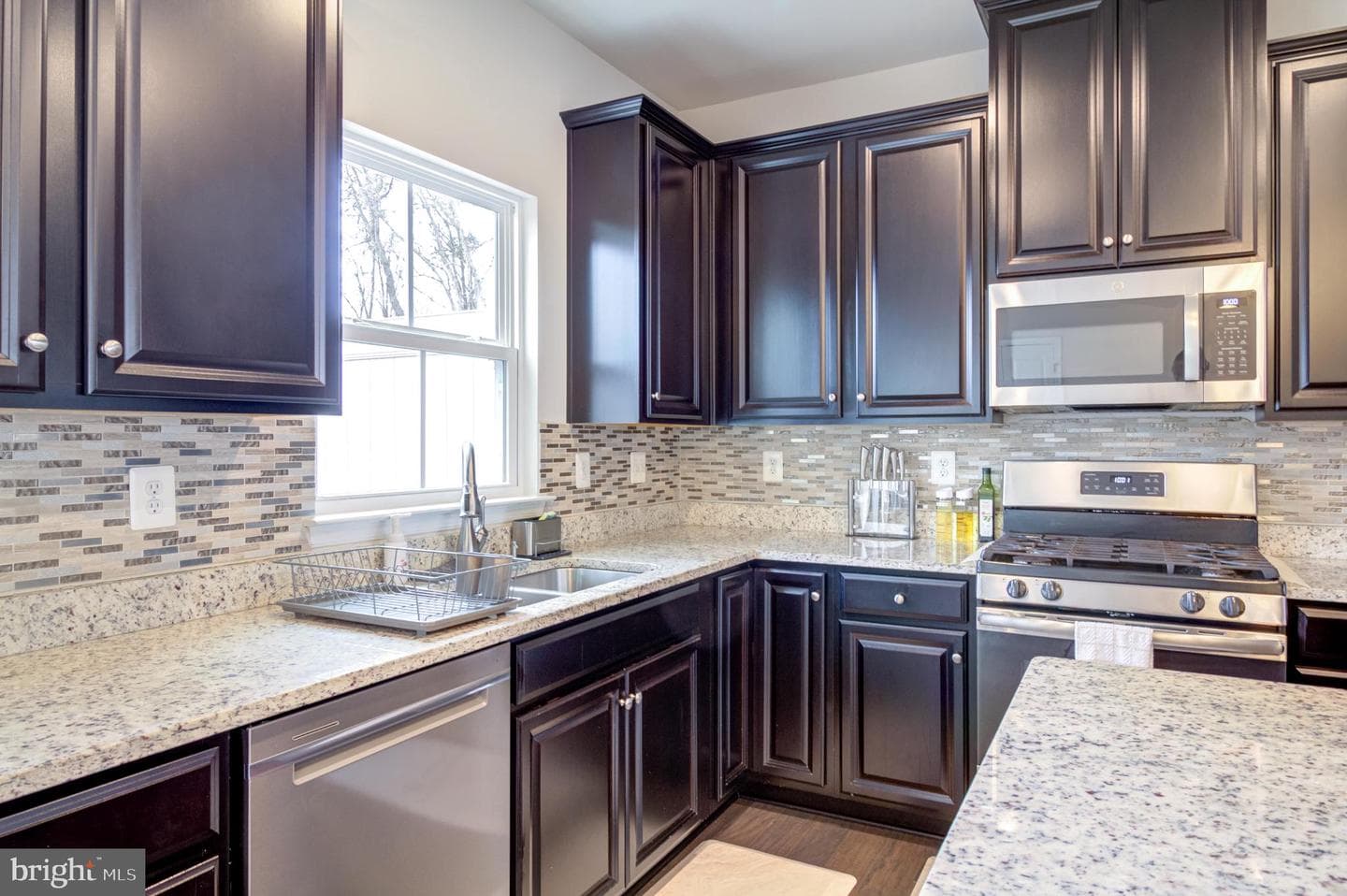 8244 Hickory Hollow Drive photo 2