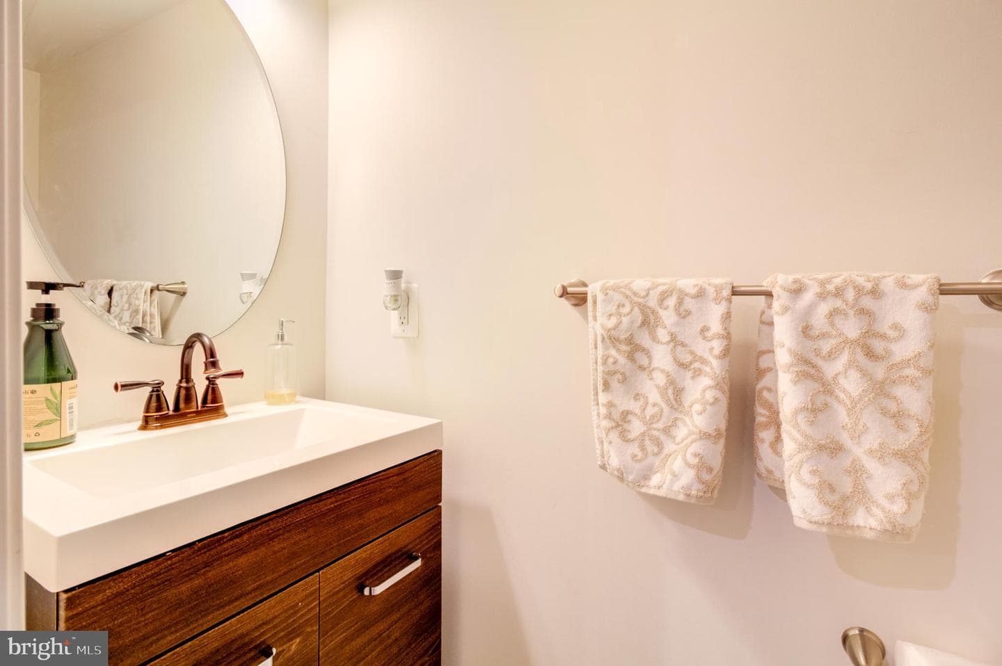 8244 Hickory Hollow Drive photo 24