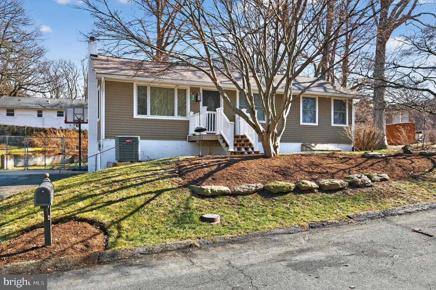 25 Lincoln Parkway photo 40