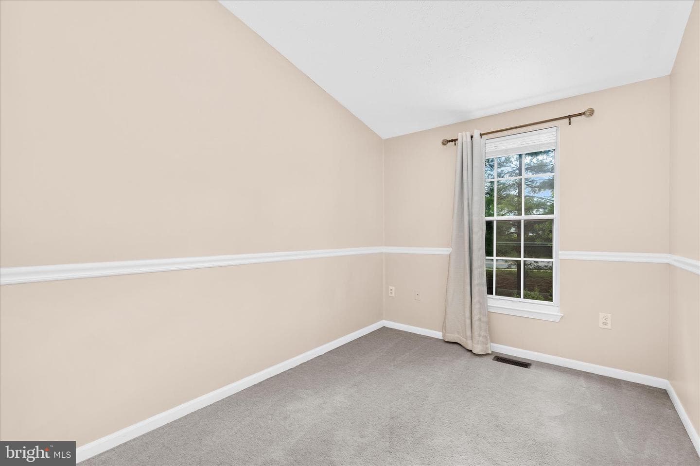 577 Quaker Ridge Court photo 22