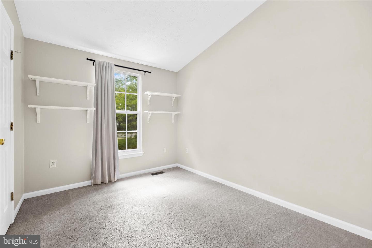 577 Quaker Ridge Court photo 26