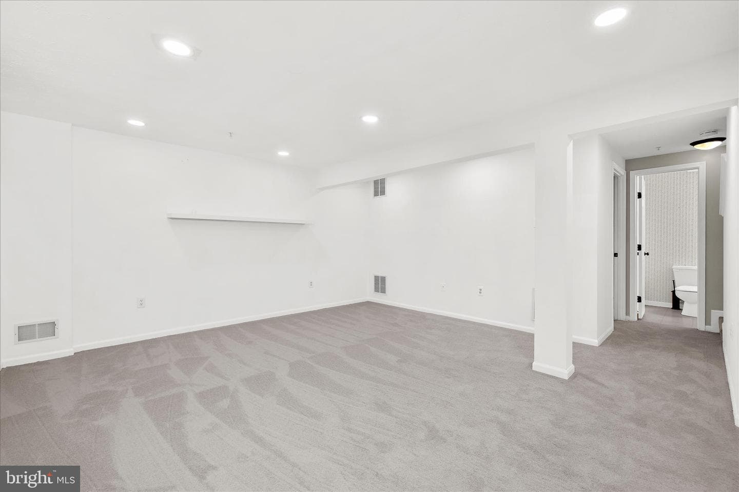 577 Quaker Ridge Court photo 31