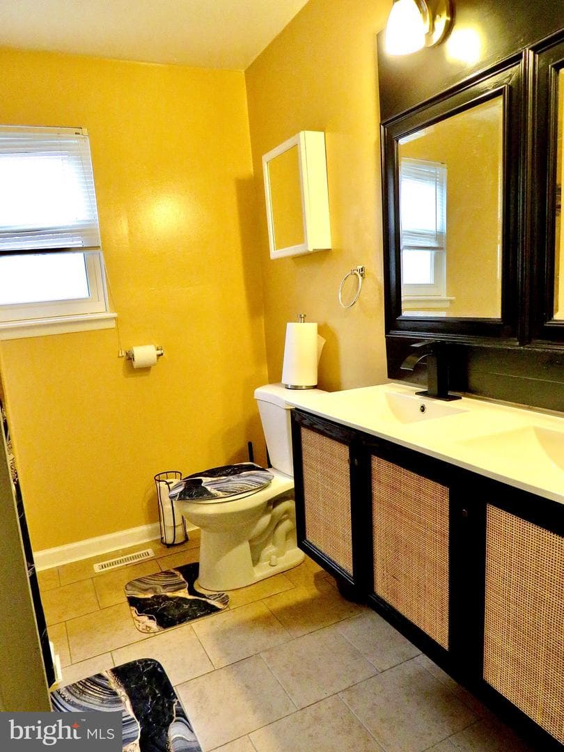 494 Kenilworth Court photo 20