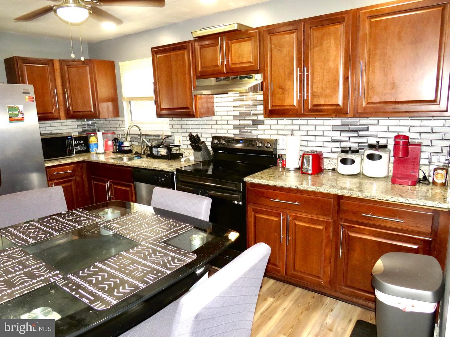 494 Kenilworth Court photo 6
