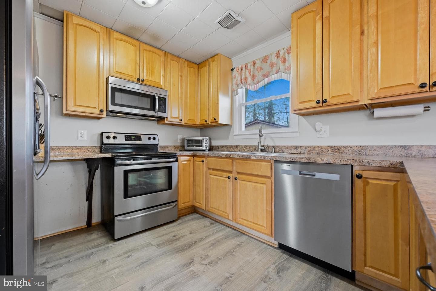 1110 Murray Drive photo 6