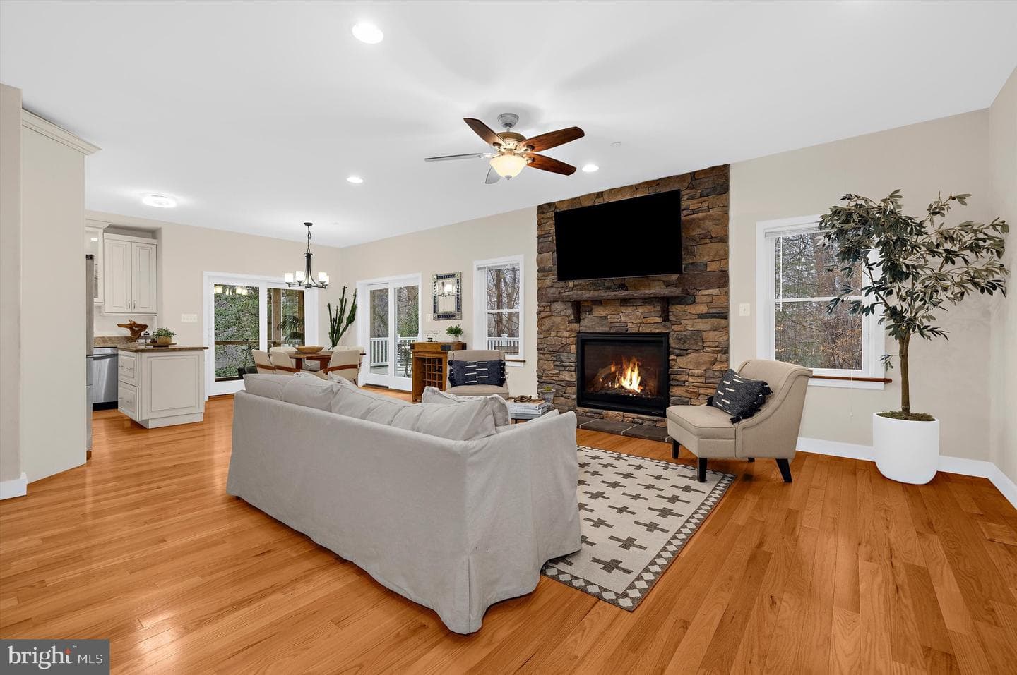 2321 Hickory Road photo 9