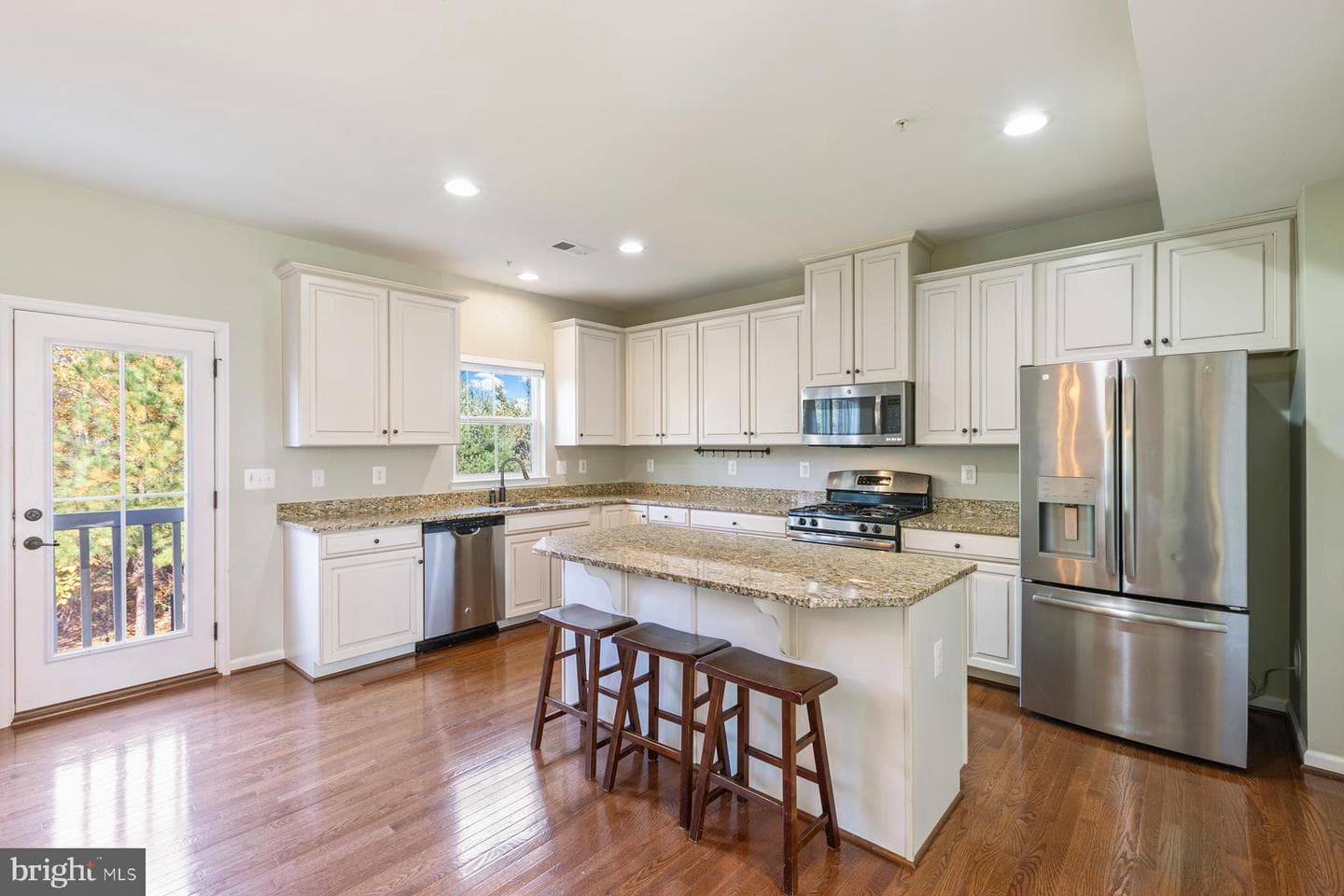 548 Fox River Hills Way photo 2