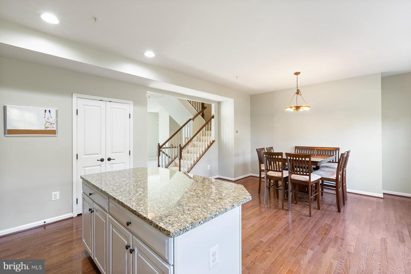 548 Fox River Hills Way photo 4