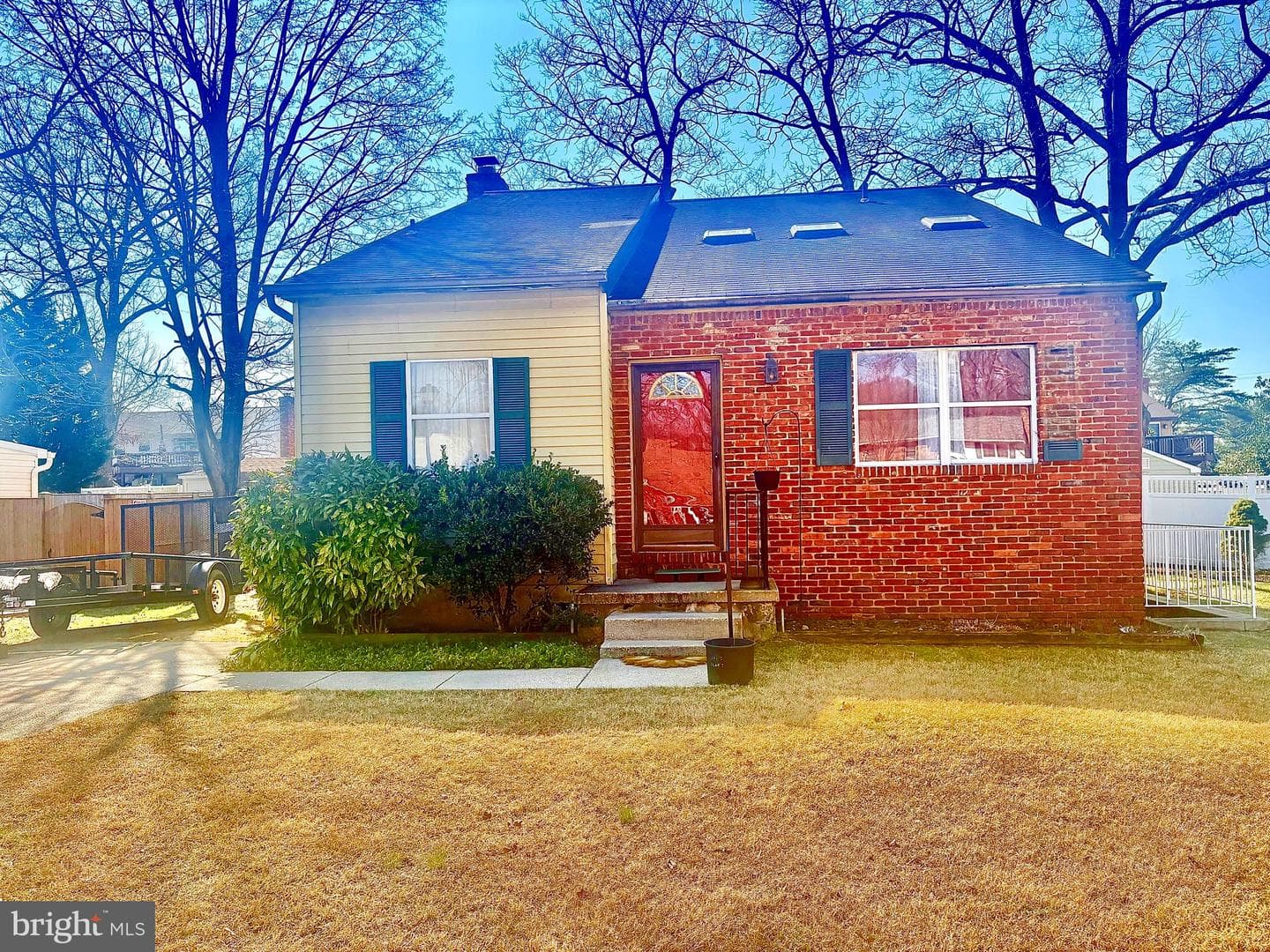 793 Martin Court W