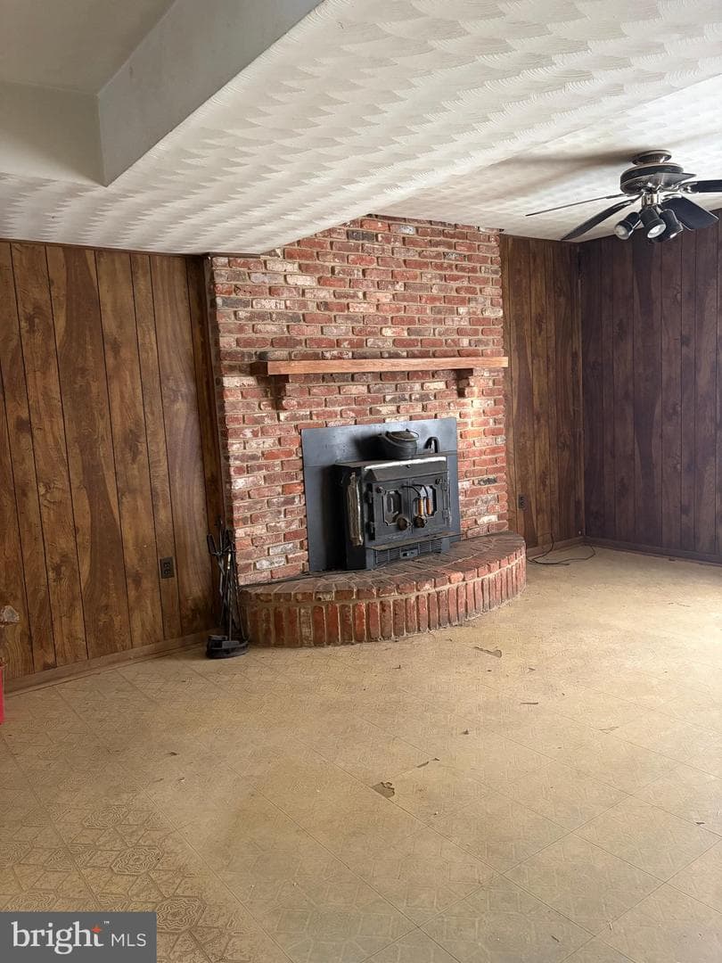 793 Martin Court W photo 9
