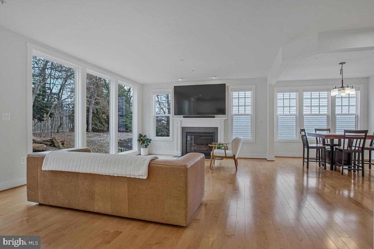 408 Kosmill Drive photo 11