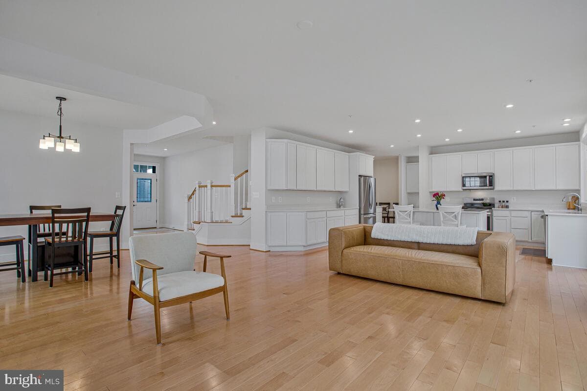 408 Kosmill Drive photo 13