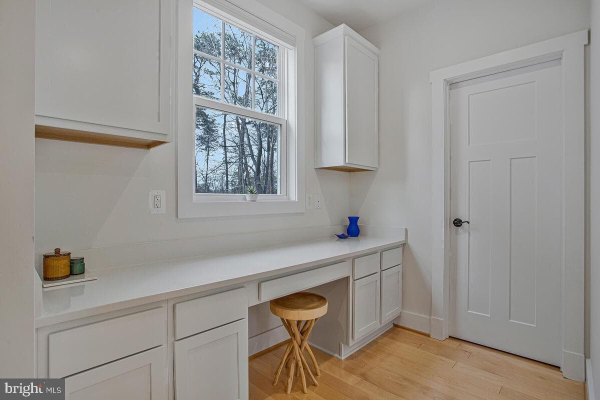 408 Kosmill Drive photo 18